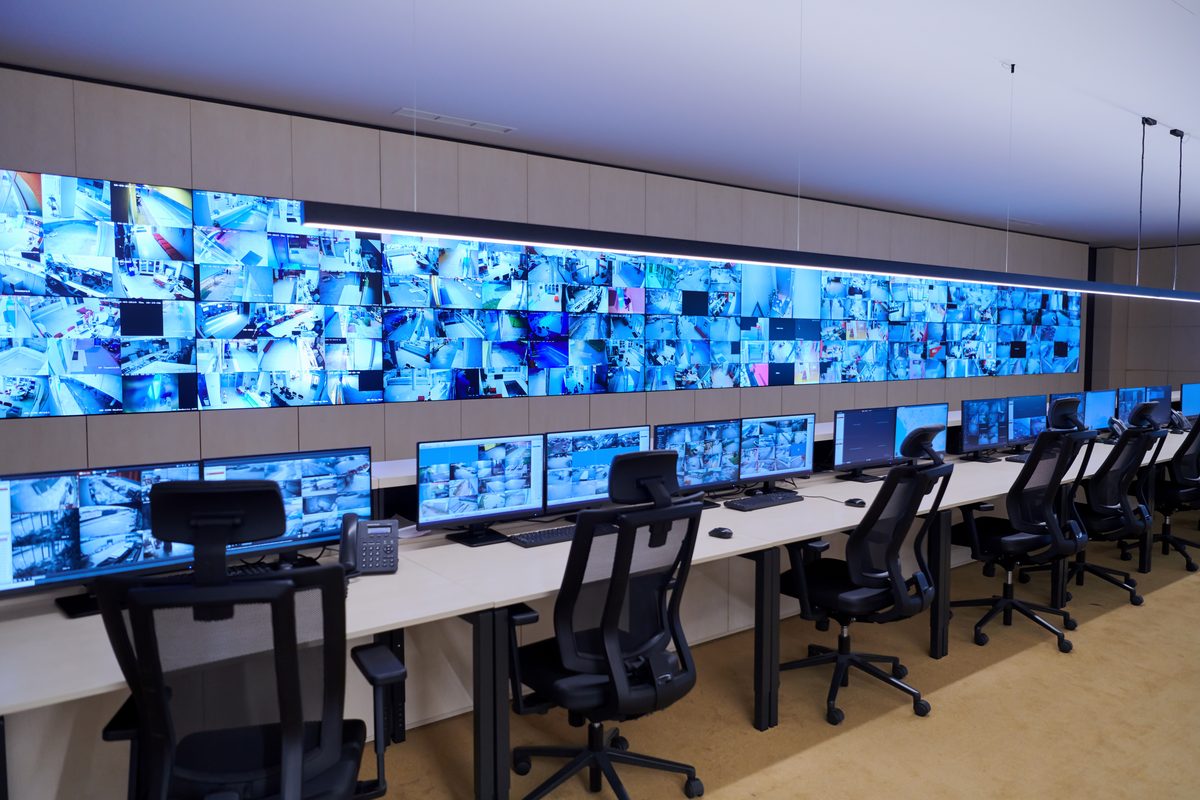 Imagen referencial de sala de monitoreo de Naser Ingeniería